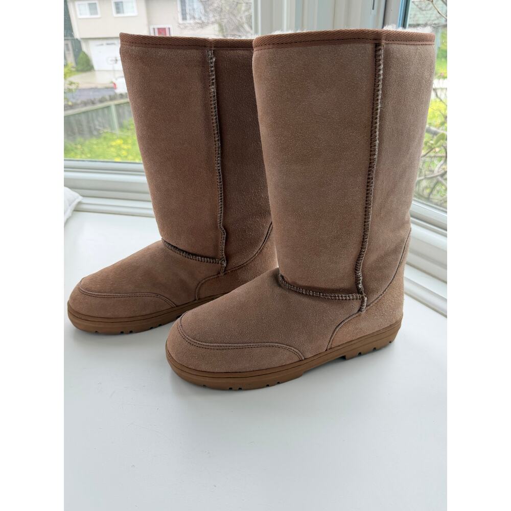 NWT Tamarac Suede & Sheepskin boots Women's Size 11, new with tag